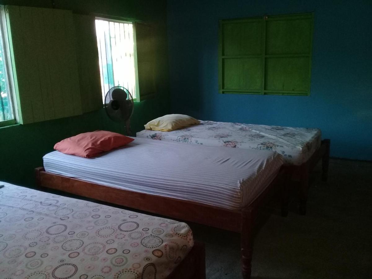 Hostal Maria Rivas Zewnętrze zdjęcie